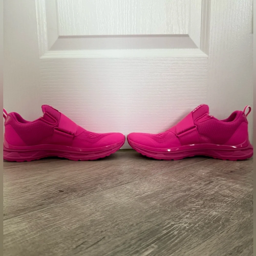 Women's Vibrant Pink Tiem Spin Shoes - Picture 3 of 6